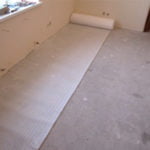 Укладка подложки на бетонное основание под линолеум